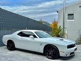 Dodge Challenger 3,6l V6 Automatik-SRT Optik-LED-SHZ - Dodge Challenger: Coupe