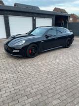 Porsche Panamera Turbo Schäghecklimousine - Porsche Panamera aus 2011: Turbo