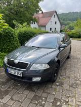 Skoda Octavia Combi 2.0 TDI DSG Laurin & Klement L... - Skoda Octavia mit Diesel-Antrieb: Kombi, Laurin Klement