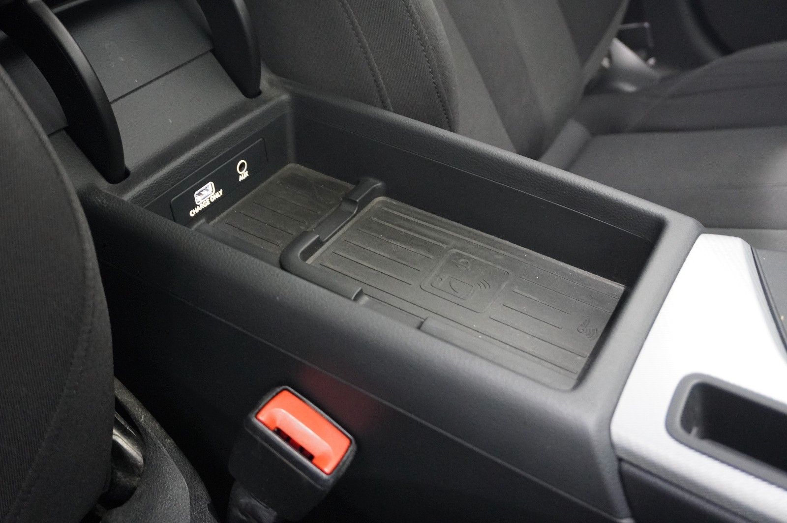Fahrzeugabbildung Audi A4 Avant 35 TDI S-LINE SPORT NAVI/LED/KAMERA/DAB