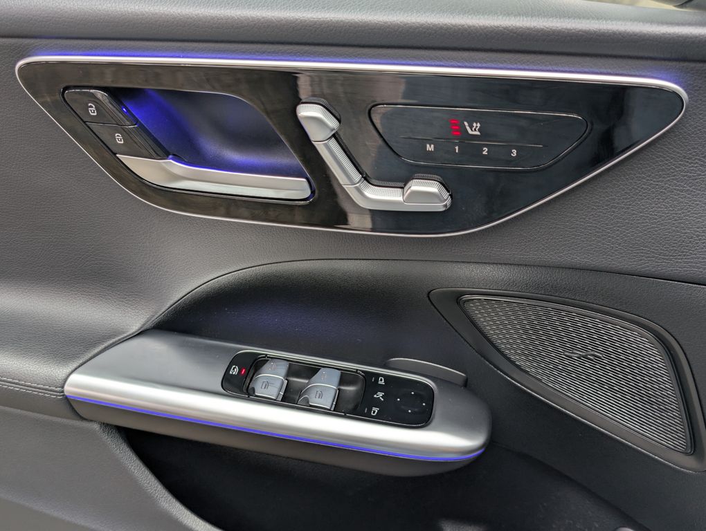MERCEDES-BENZ C-Class 2024