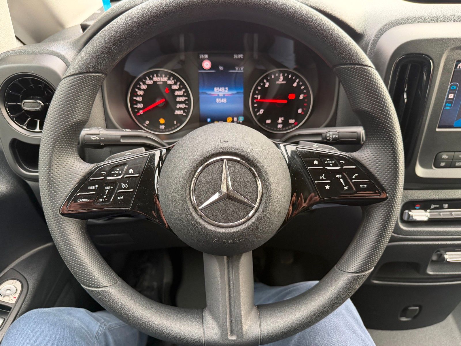 Fahrzeugabbildung Mercedes-Benz Vito 116 CDI 9G Klima Kamera SHZ