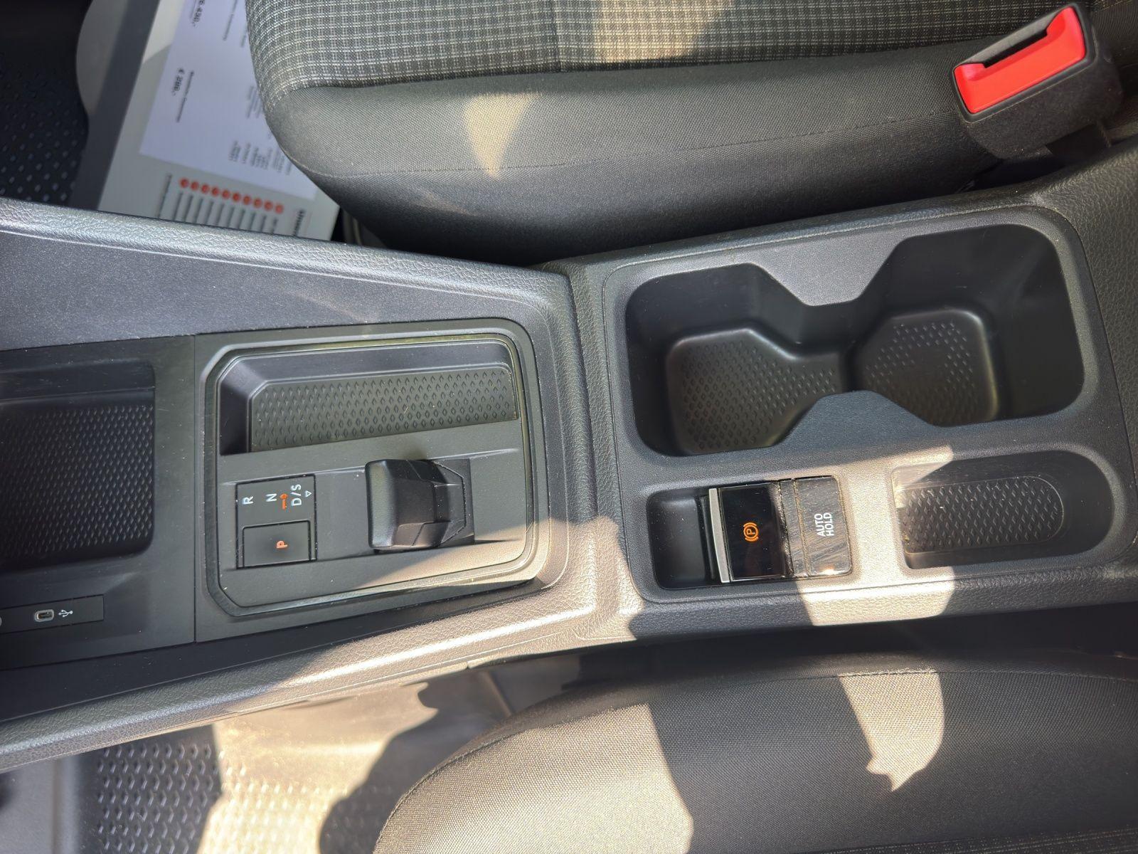 Volkswagen Caddy Maxi TDI 7-SITZE AHK KAMERA App-Connect