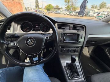 Volkswagen Golf - 12