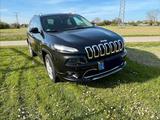 Jeep Cherokee 2.2 MultiJet 147 kW 4x4 Overland Au... - schwarze Jeep Cherokee