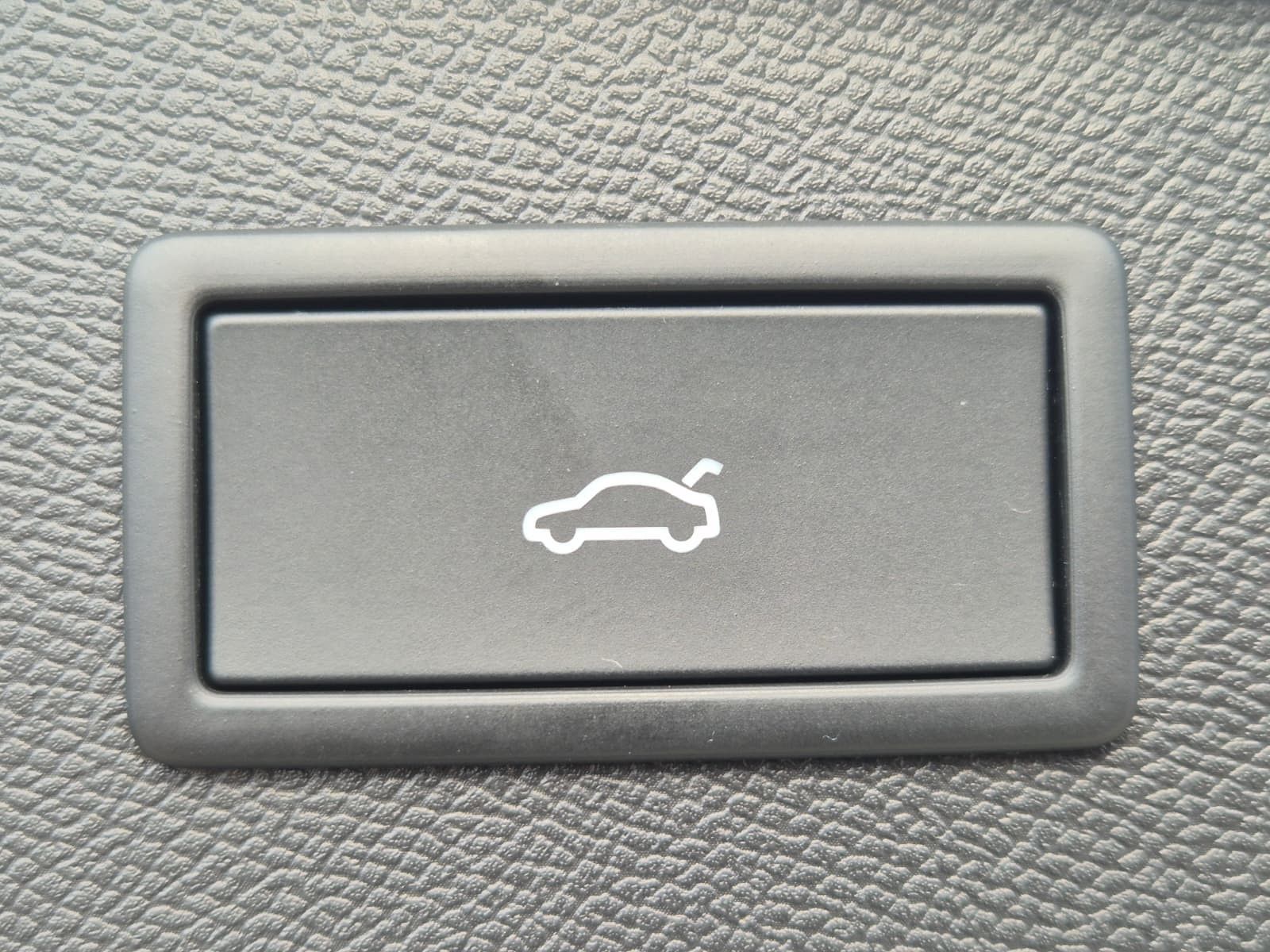 Fahrzeugabbildung CUPRA Leon 1.5 eTSI PANO*DCC*MATRIX*DINAMICA*AHK*5JG.