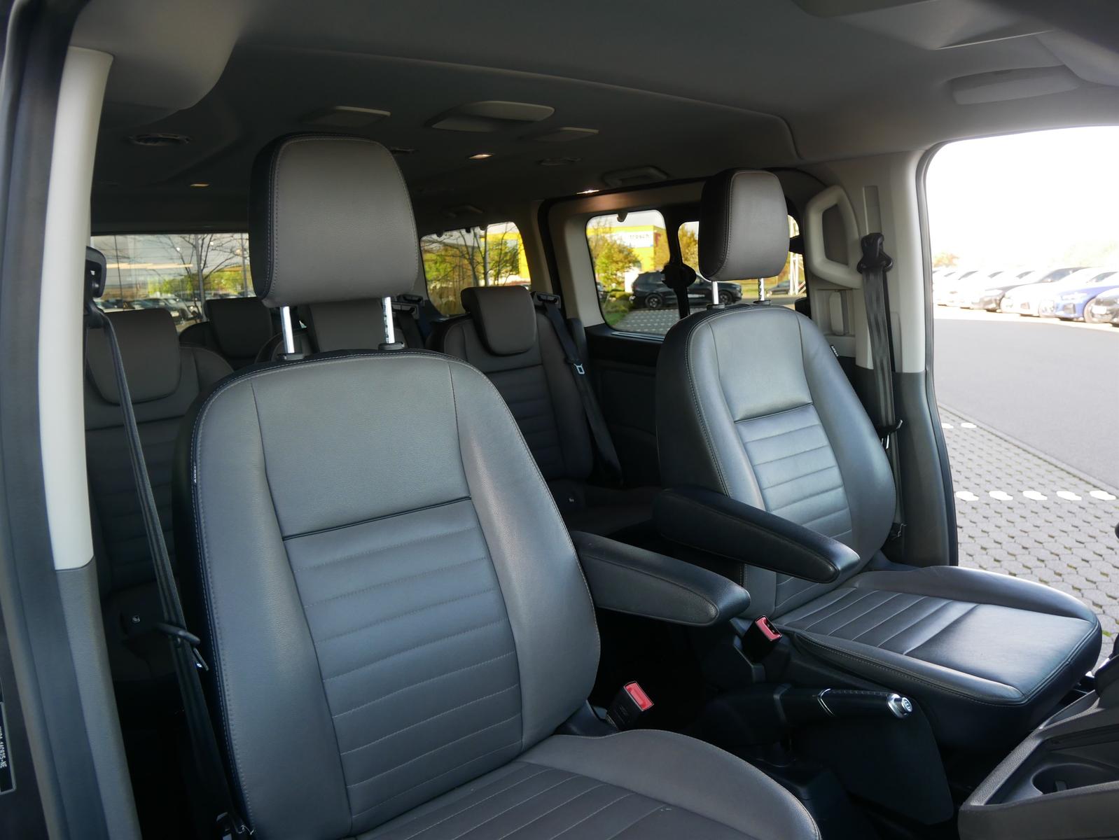 Ford Tourneo Custom 320 L1H1 VA Autm. Titanium X AHK
