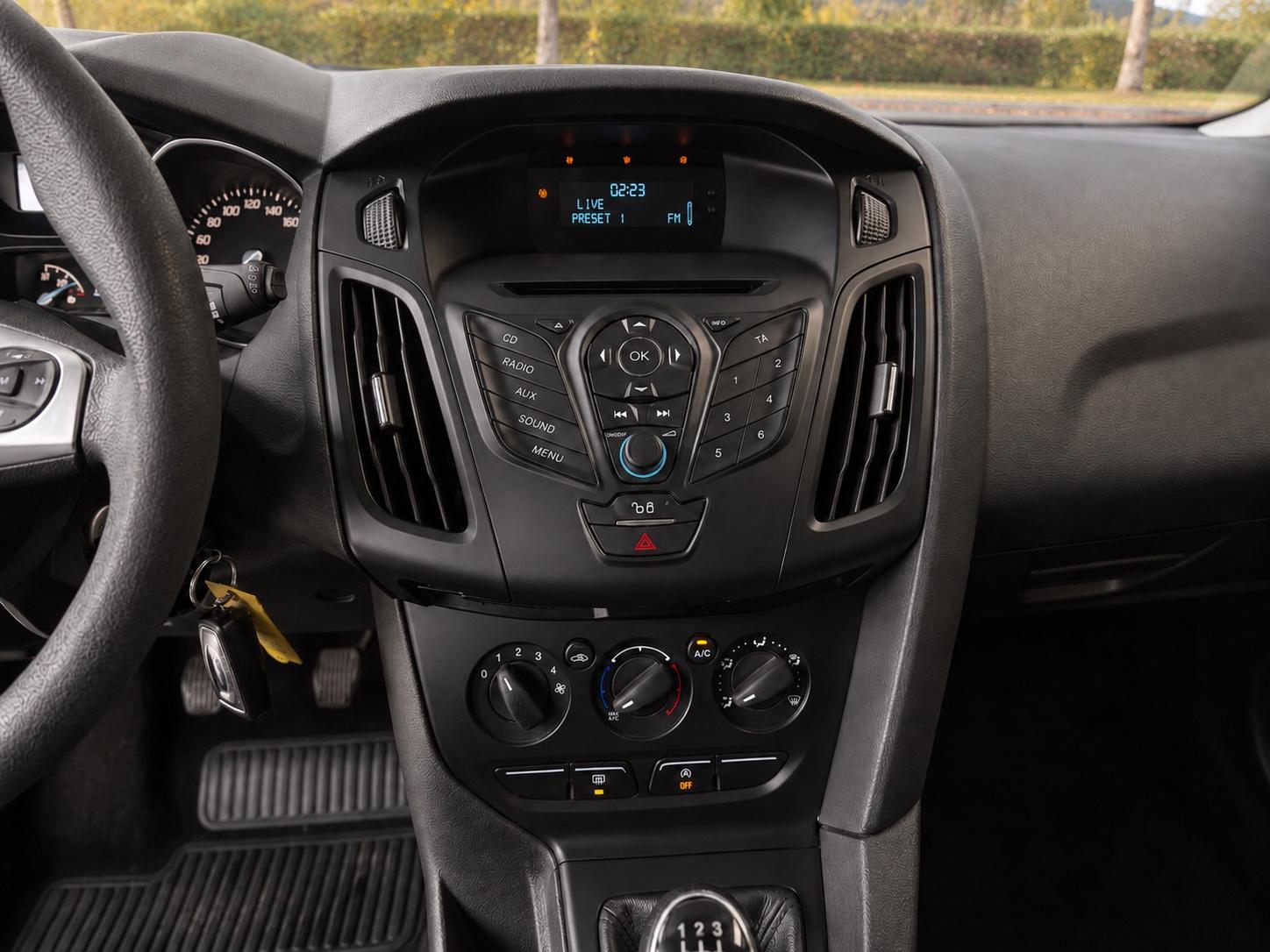 Ford Focus 2014 — photo 10