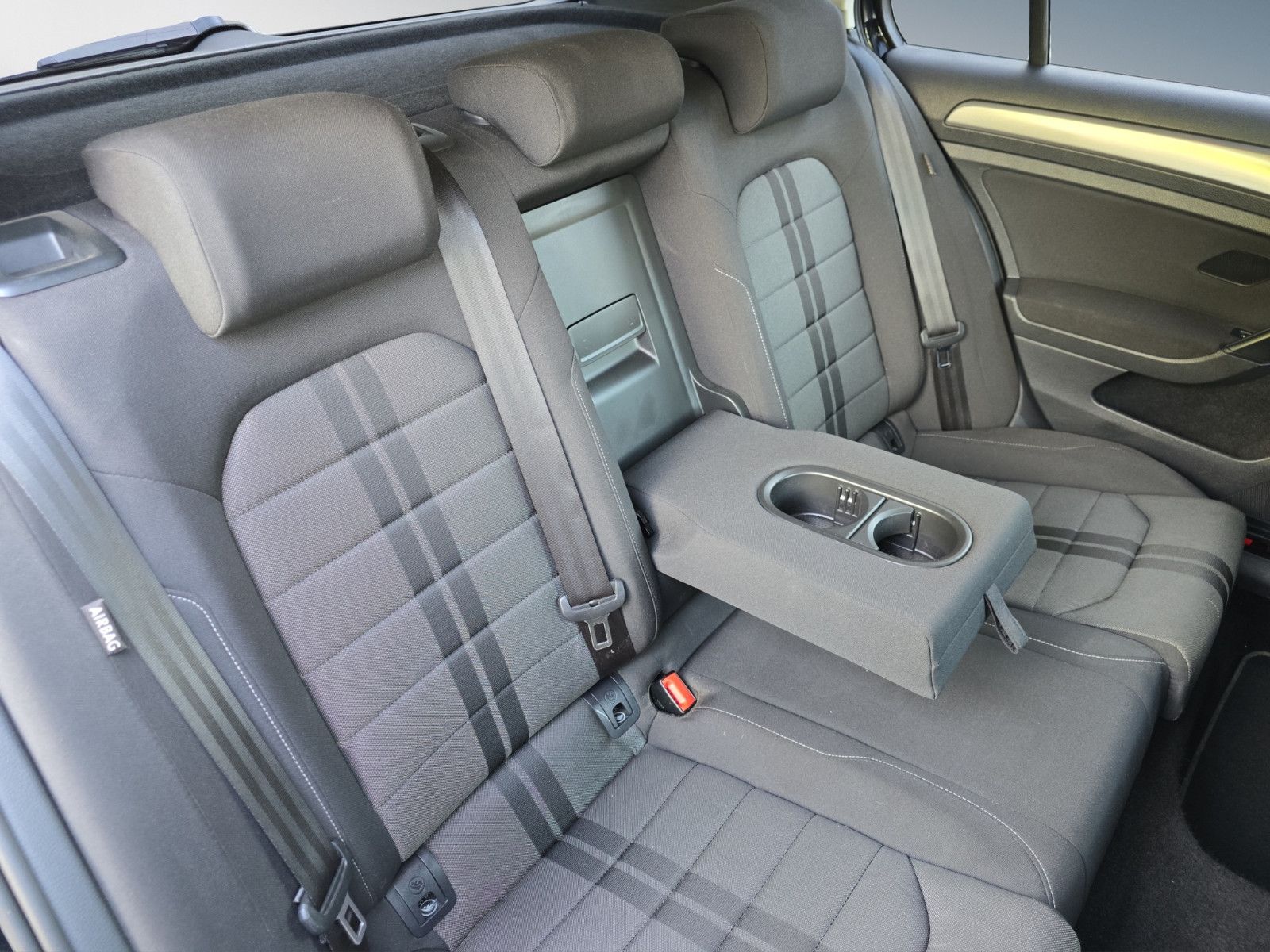 Fahrzeugabbildung Volkswagen Golf VII Trendline BMT/AHK/PDC/KLiMA/SZH