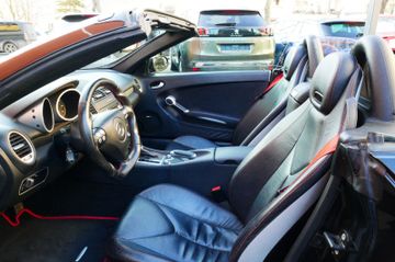 Fahrzeugabbildung Mercedes-Benz SLK 350 SLK Roadster  Bi-Xenon