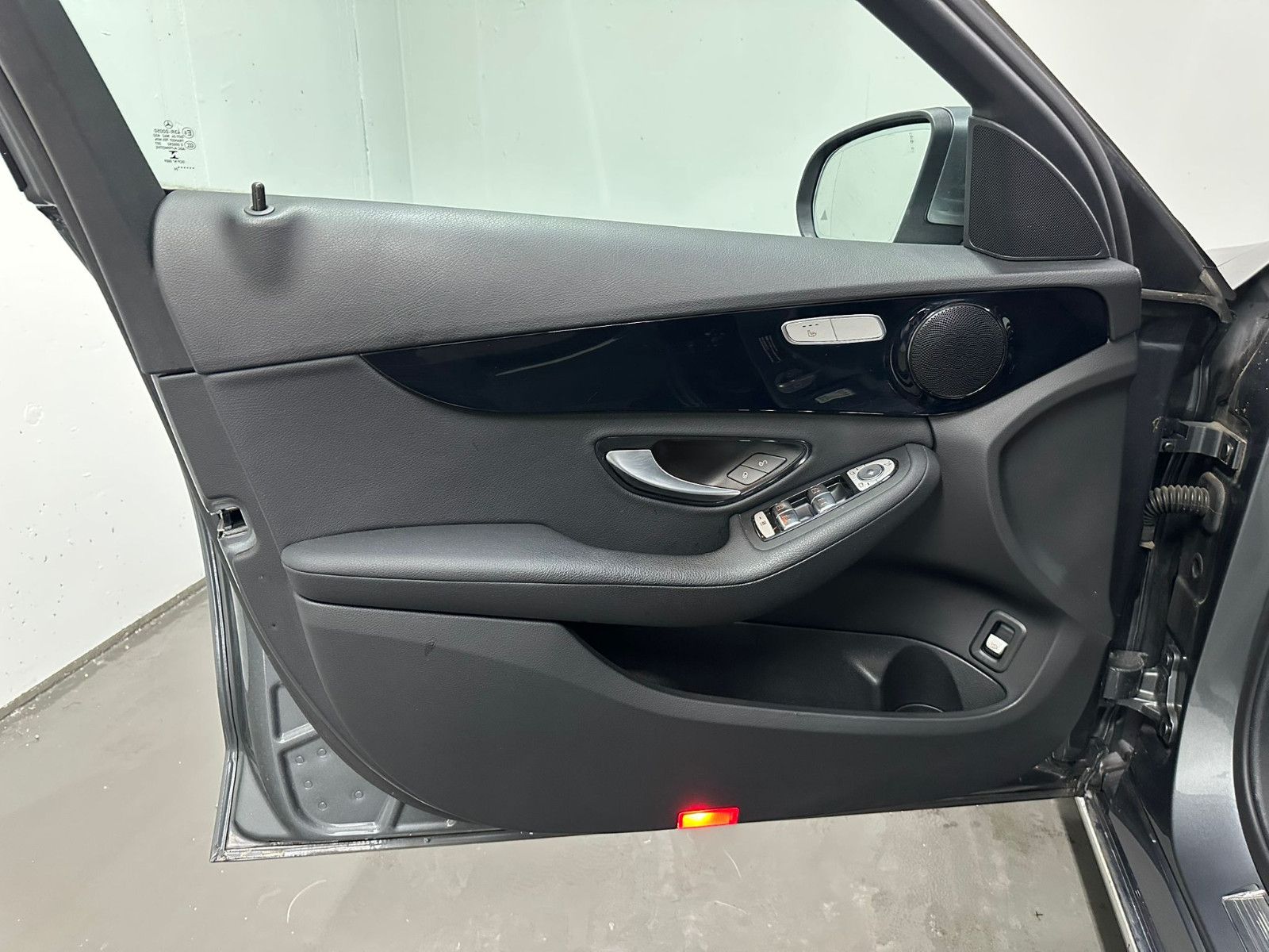 Fahrzeugabbildung Mercedes-Benz C 300 de T Autom.*AVANTGARDE*DISTRO*PANO*IHC*LED