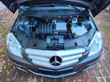 Mercedes-Benz B 180 1.7i Automatik AirbagsOk startet und fährt - gebrauchte Mercedes-Benz B 180 aus dem Jahr 2010