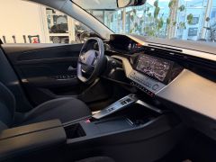 PEUGEOT 308 Automatik NAVI LED SHZ CARPLAY 1.HAND