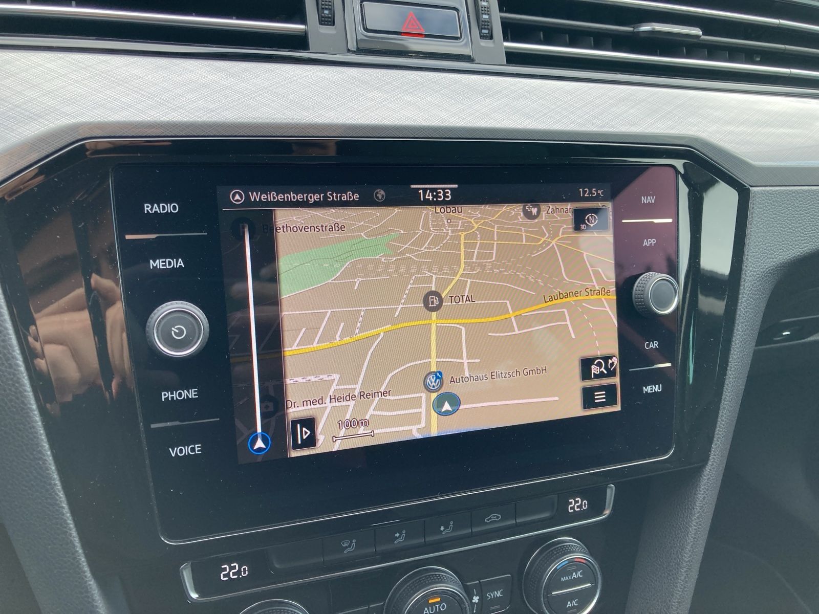 Fahrzeugabbildung Volkswagen Passat Variant BUSINESS TSI DSG LED Navi ACC SH