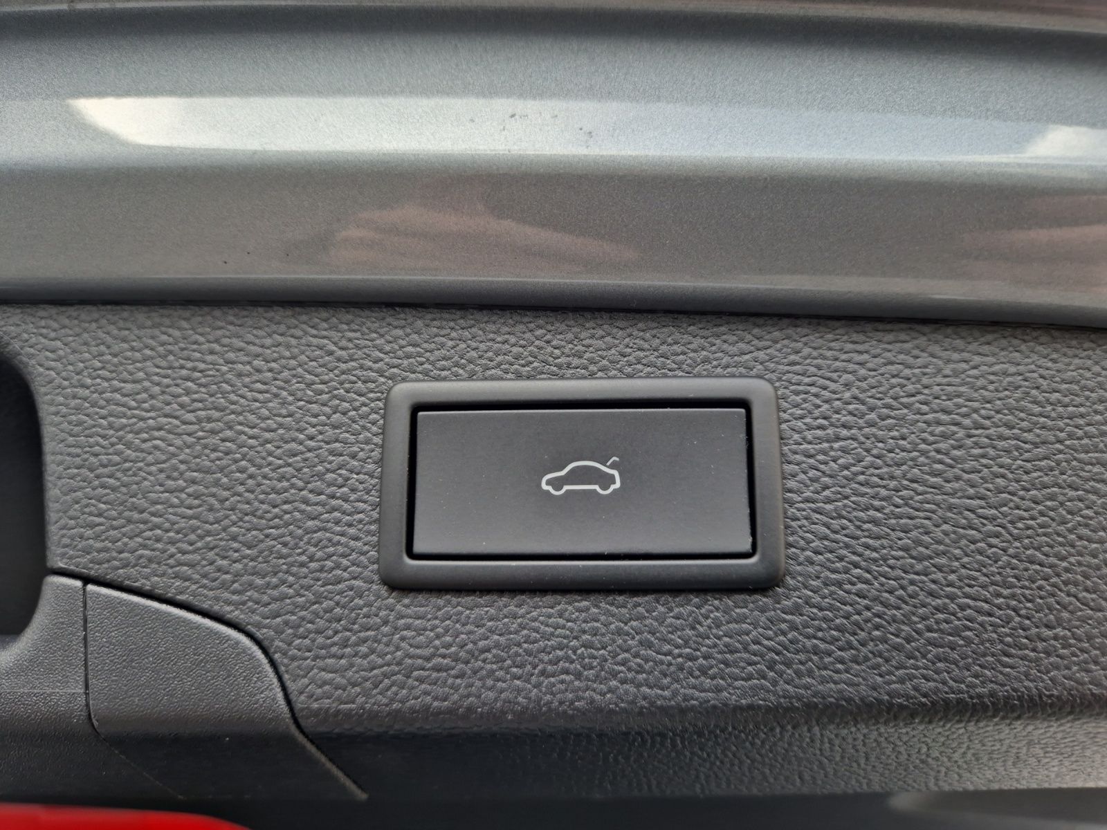Fahrzeugabbildung Volkswagen Passat TDI Elegance DSG Matrix STH AHK Navi Pano