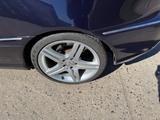 Mercedes-Benz 220 - blaue Mercedes-Benz 220