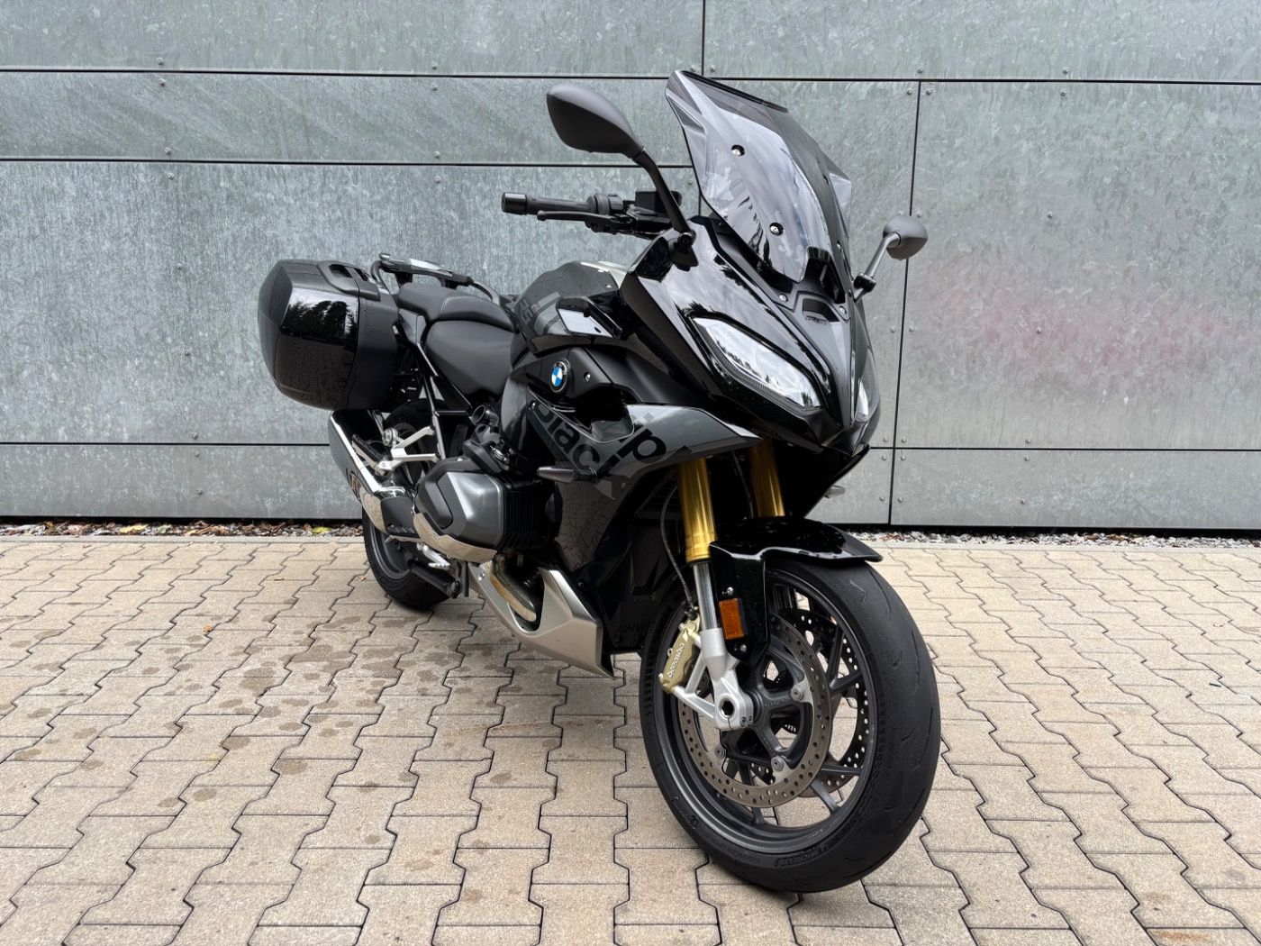 Fahrzeugabbildung BMW R 1250 RS Style Triple Black 3 Pakete Notruf