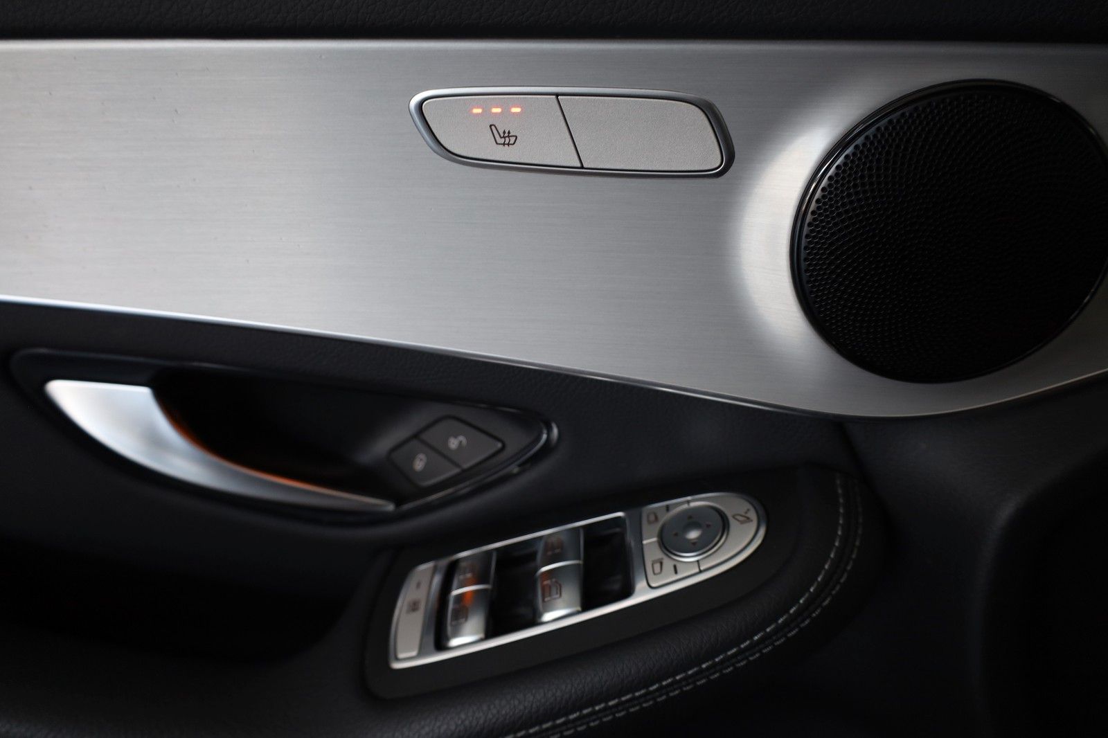 Fahrzeugabbildung Mercedes-Benz GLC 200d Coupé Leder,Navi,LED,Kamera,SH,PDC,AHK