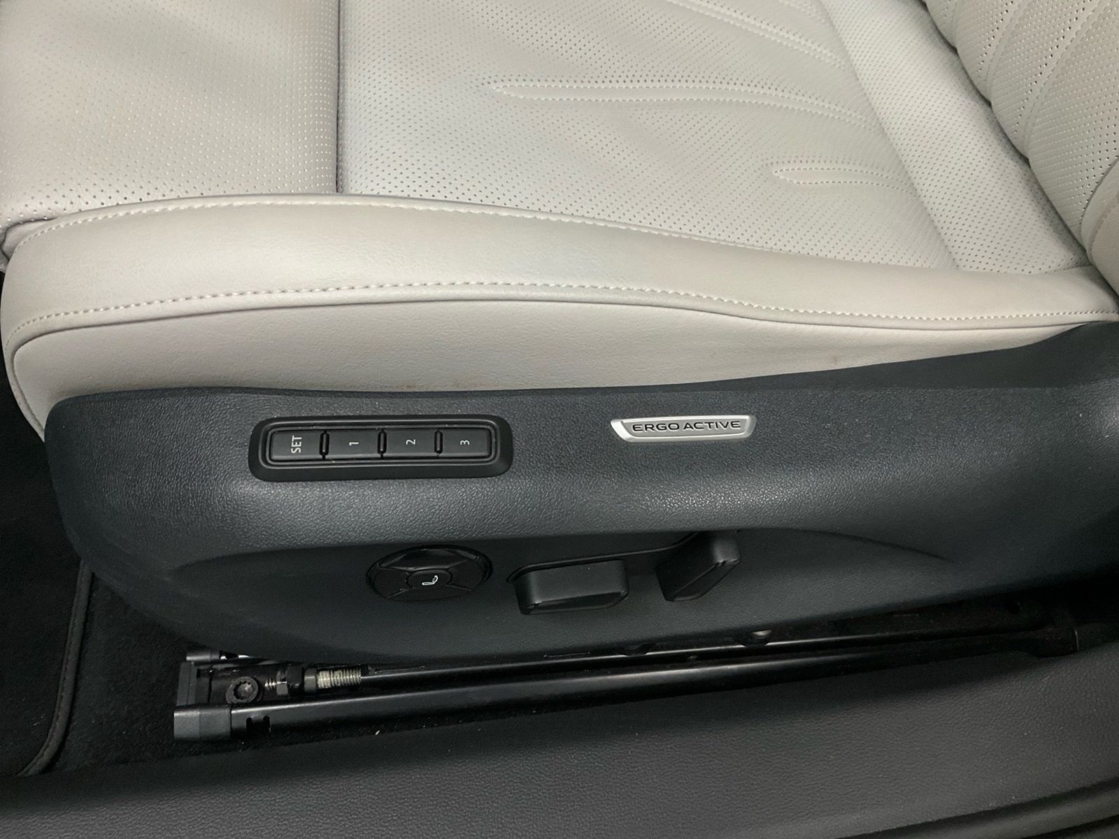 Volkswagen Passat Variant - Bild 20