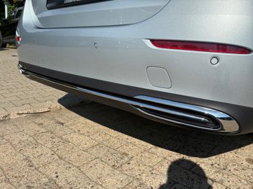 Mercedes E 220 - 12