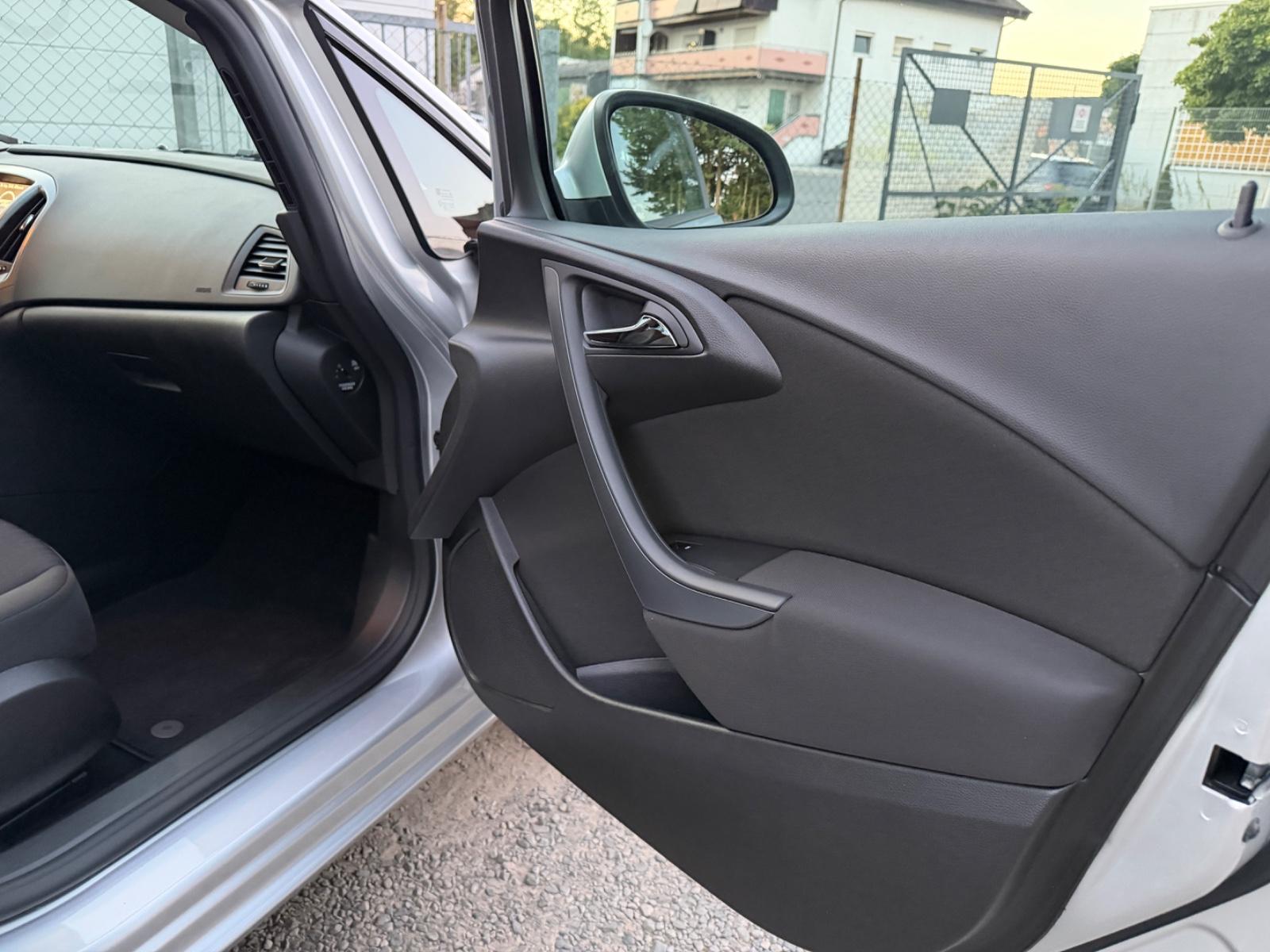 Opel Astra J Sports Tourer Selection/Automatik/Klima