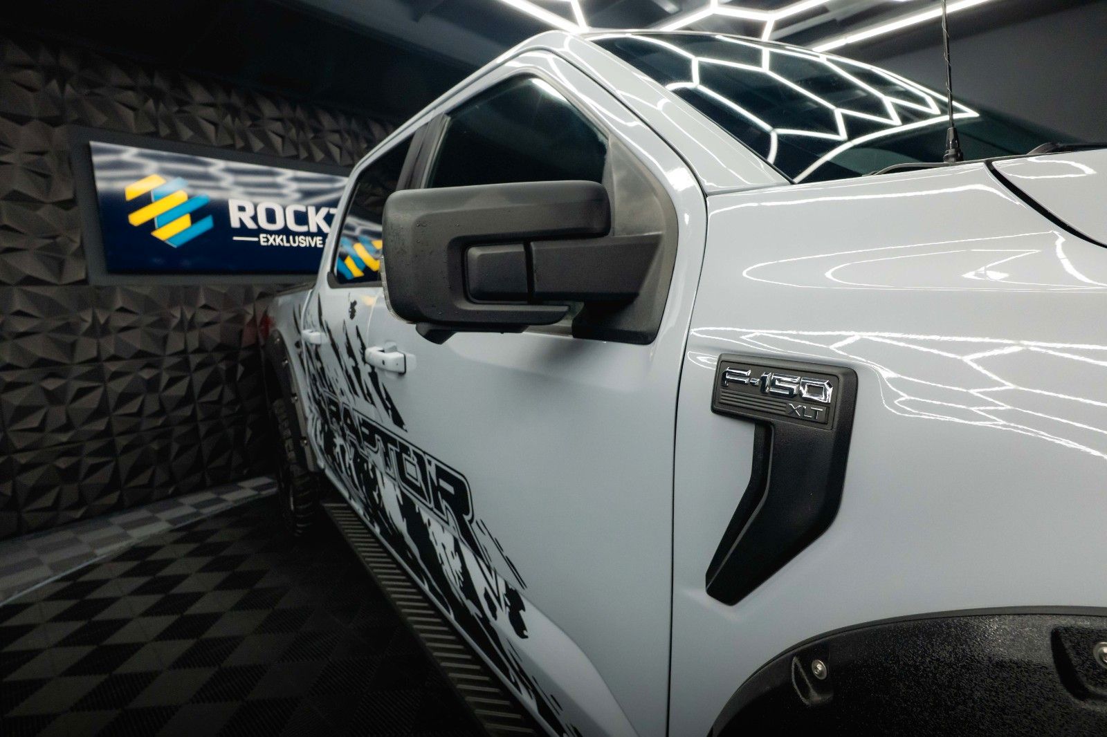 Fahrzeugabbildung Ford F150 5.0L V8 4x4 Offroad SuperCrew RAPTOR 19%