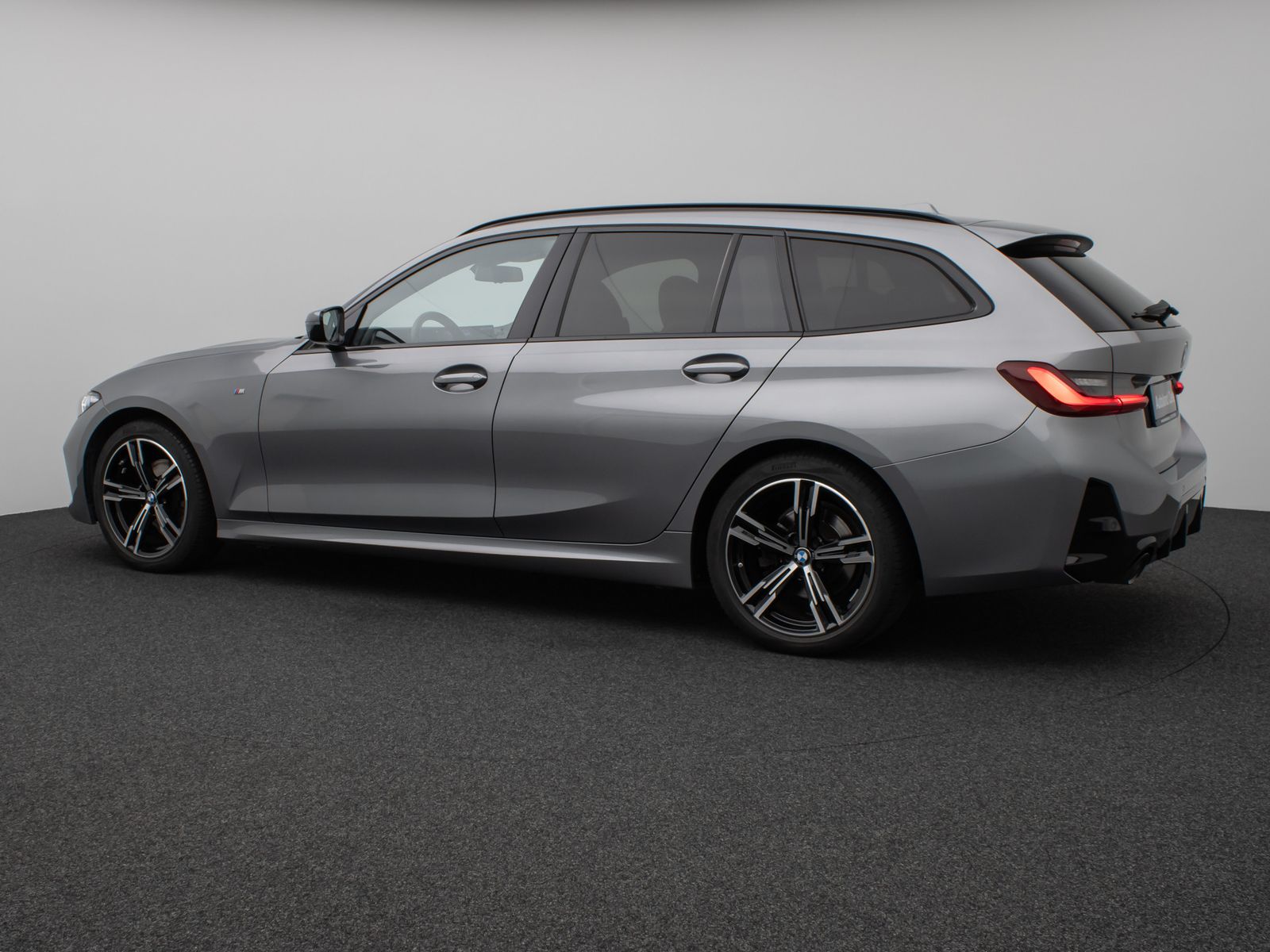 Fahrzeugabbildung BMW 320d  xD M Sport Panorama DAB HiFi PDC AHK Alarm