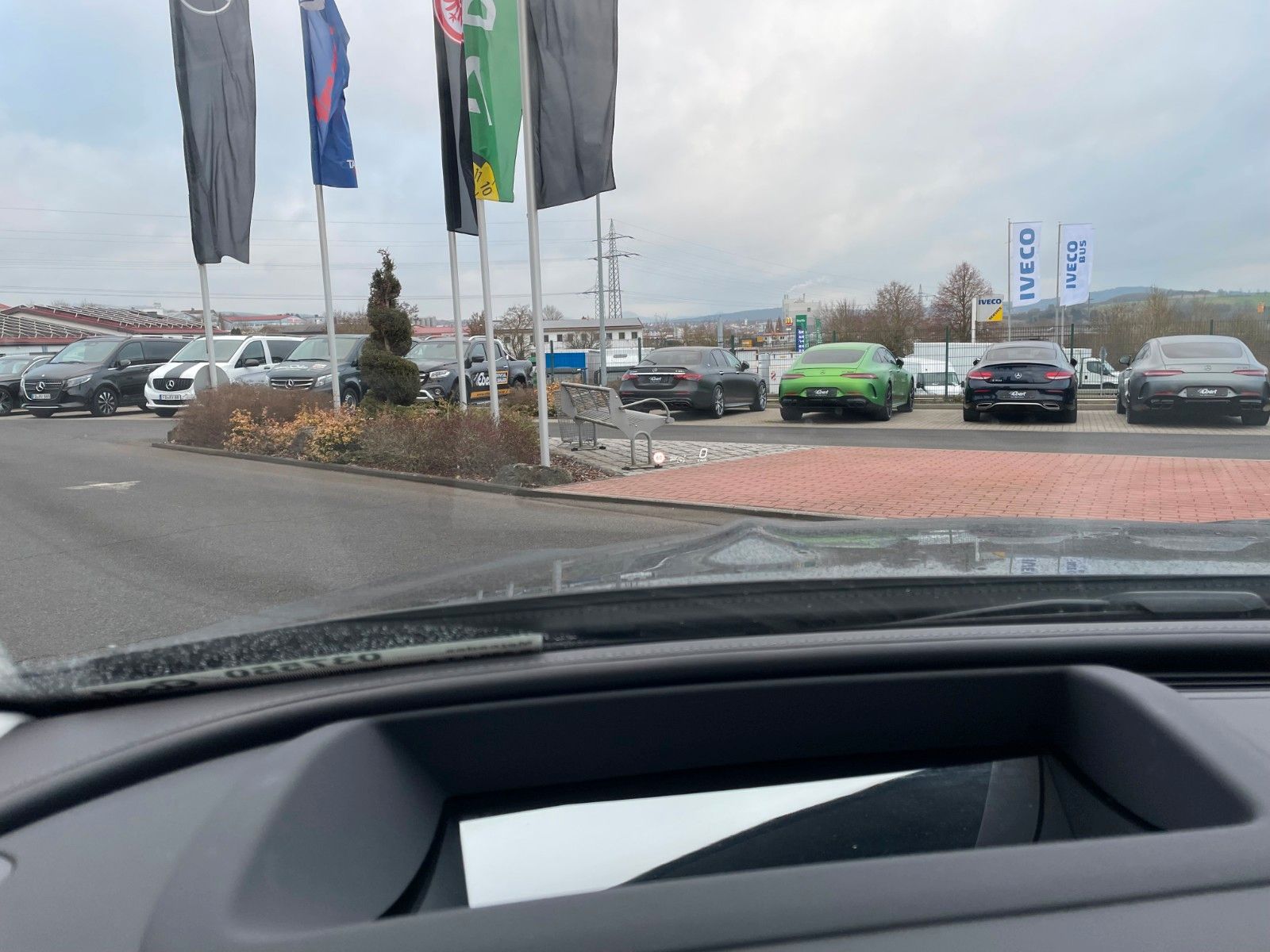 Fahrzeugabbildung Mercedes-Benz C 220 d T AVANTGARDE AHK+HUD+360°+STDH+DISTR