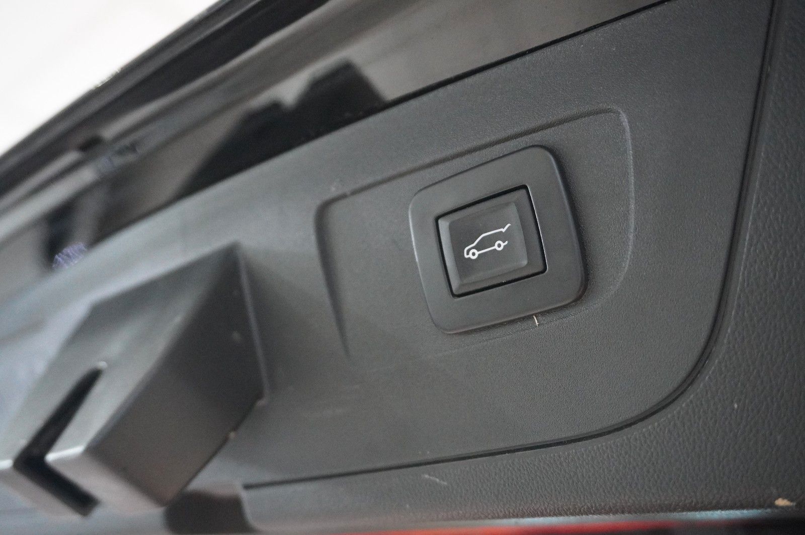 Fahrzeugabbildung Opel Insignia B ST 2.0D ELEGANCE NAVI/HUD/KAMERA/AHK