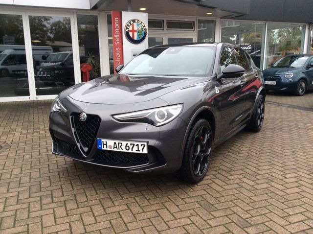 Alfa Romeo Stelvio Quadrifoglio V6 2.9 Bi-Turbo 375kW AT8-Q