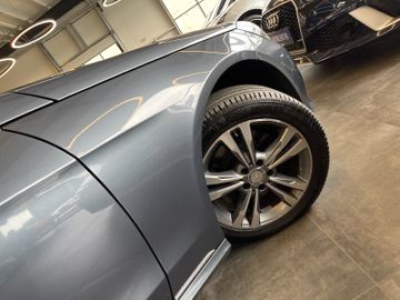 Mercedes-Benz E 350 BlueTec 4Matic Aut*ACC*AHK*NAVI*LEDER*PANO