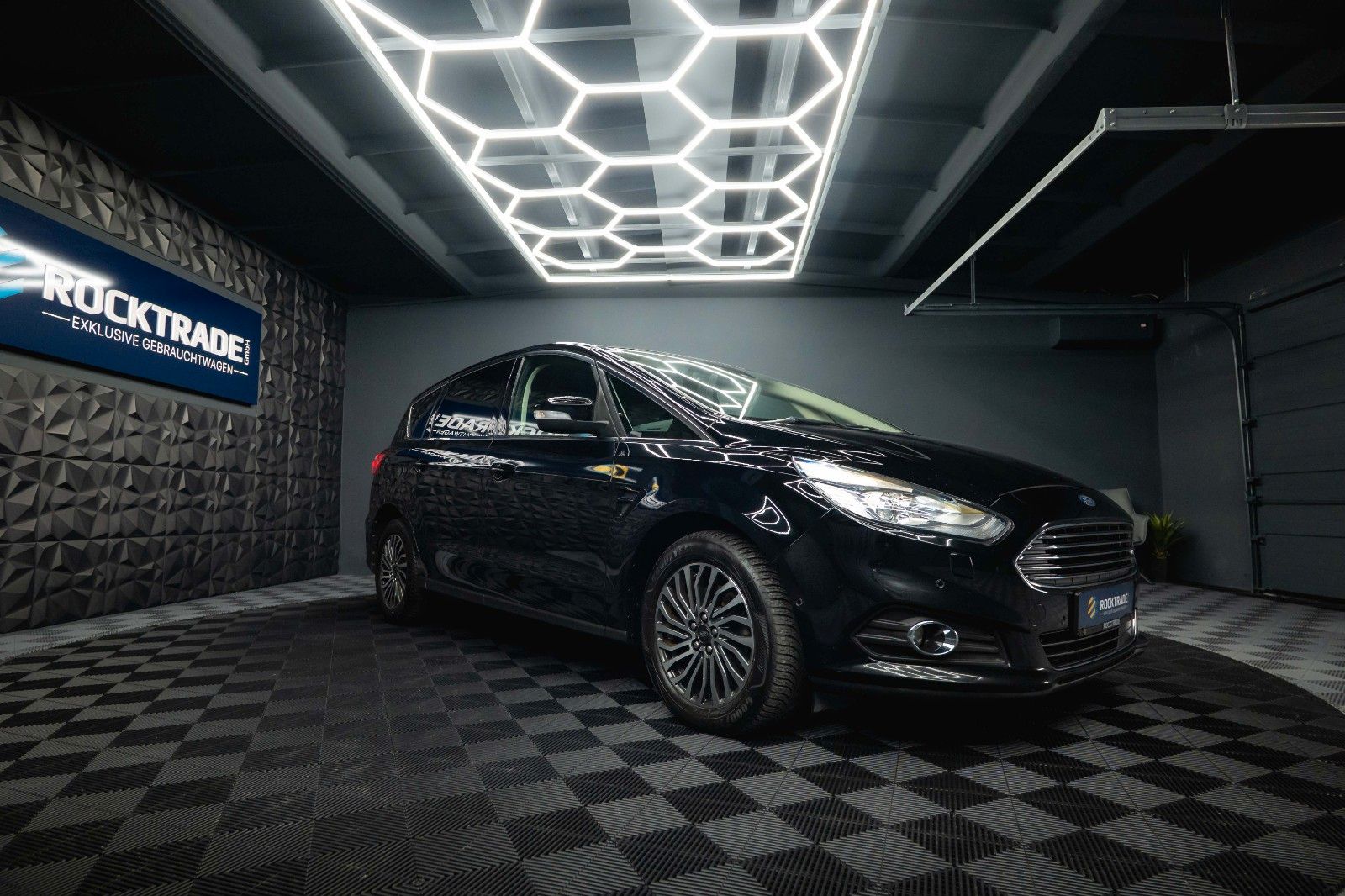 Fahrzeugabbildung Ford S-Max Titanium 2.0 EcoBoost *ACC*Kamera*LED*
