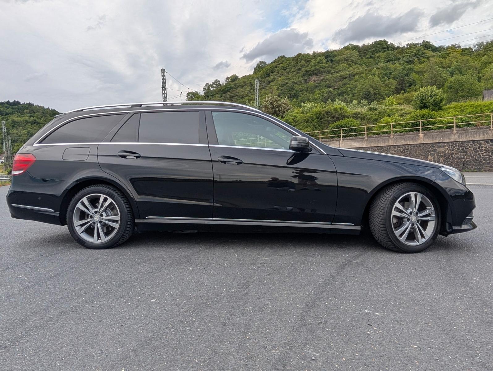 Mercedes-Benz E220 BlueTEC T Avantgarde AHK TÜV 