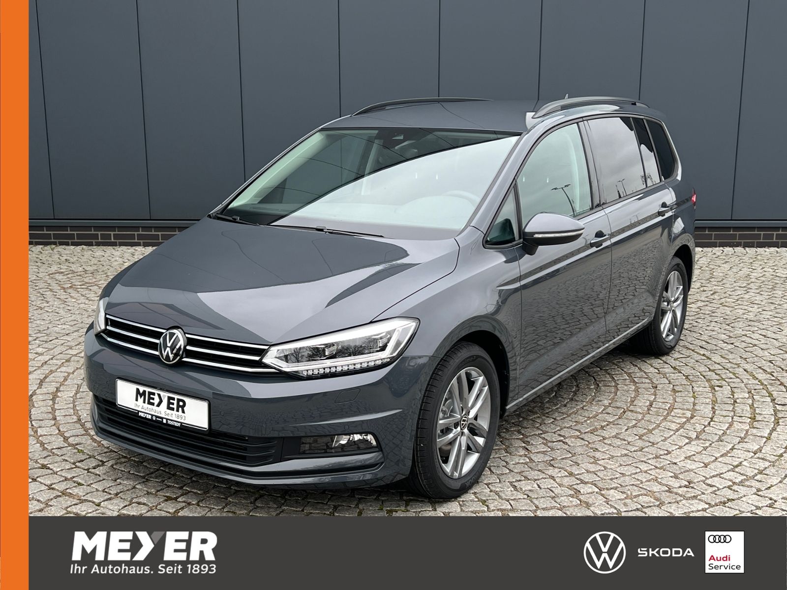 Fahrzeugabbildung Volkswagen Touran Comfortline 1.5 TSI DSG *LED, AHK, 7 Sitz