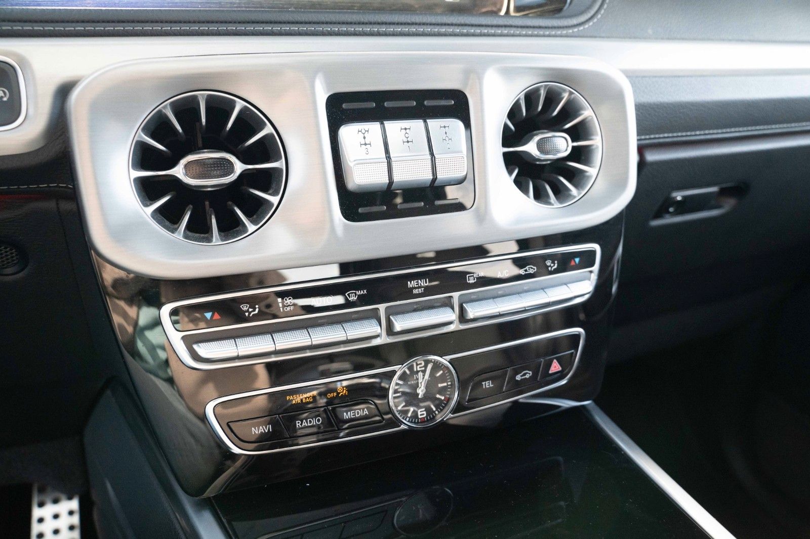 Fahrzeugabbildung Mercedes-Benz G 63 AMG MATT 8FACH GARANTIE AHK BURMESTER 360°