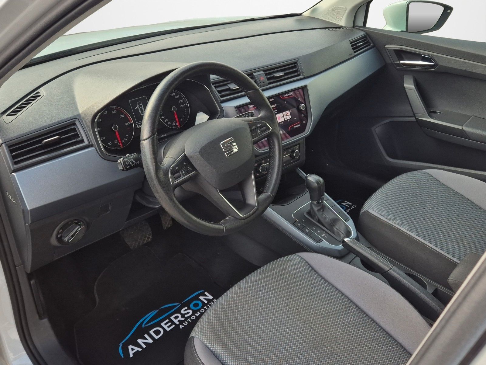 Fahrzeugabbildung SEAT ARONA STYLE DSG LED GRA APP ALU ALLWETT