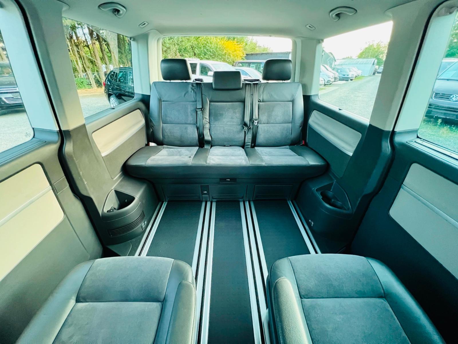 VOLKSWAGEN T5 MULTIVAN UNITED 2.5 TDI 174ch 4MOTION - 7 PLACES - 2 PORTES COULISSANTES ÉLECTRIQUES - ALCANTARA/CUIR - GPS - CHAUFFAGE AUXILIAIRE