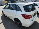 Mercedes-Benz B 180 Urban Sport Leder LED AHK Navi 17 Zoll P - Mercedes-Benz B 180 in Bielefeld