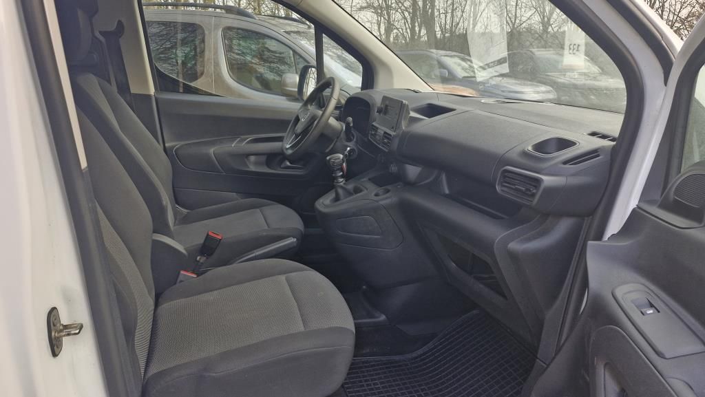 Autohaus Zimpel -  Opel Combo Cargo 1.2T L1H1 Radio+Grundträger - Bild 9