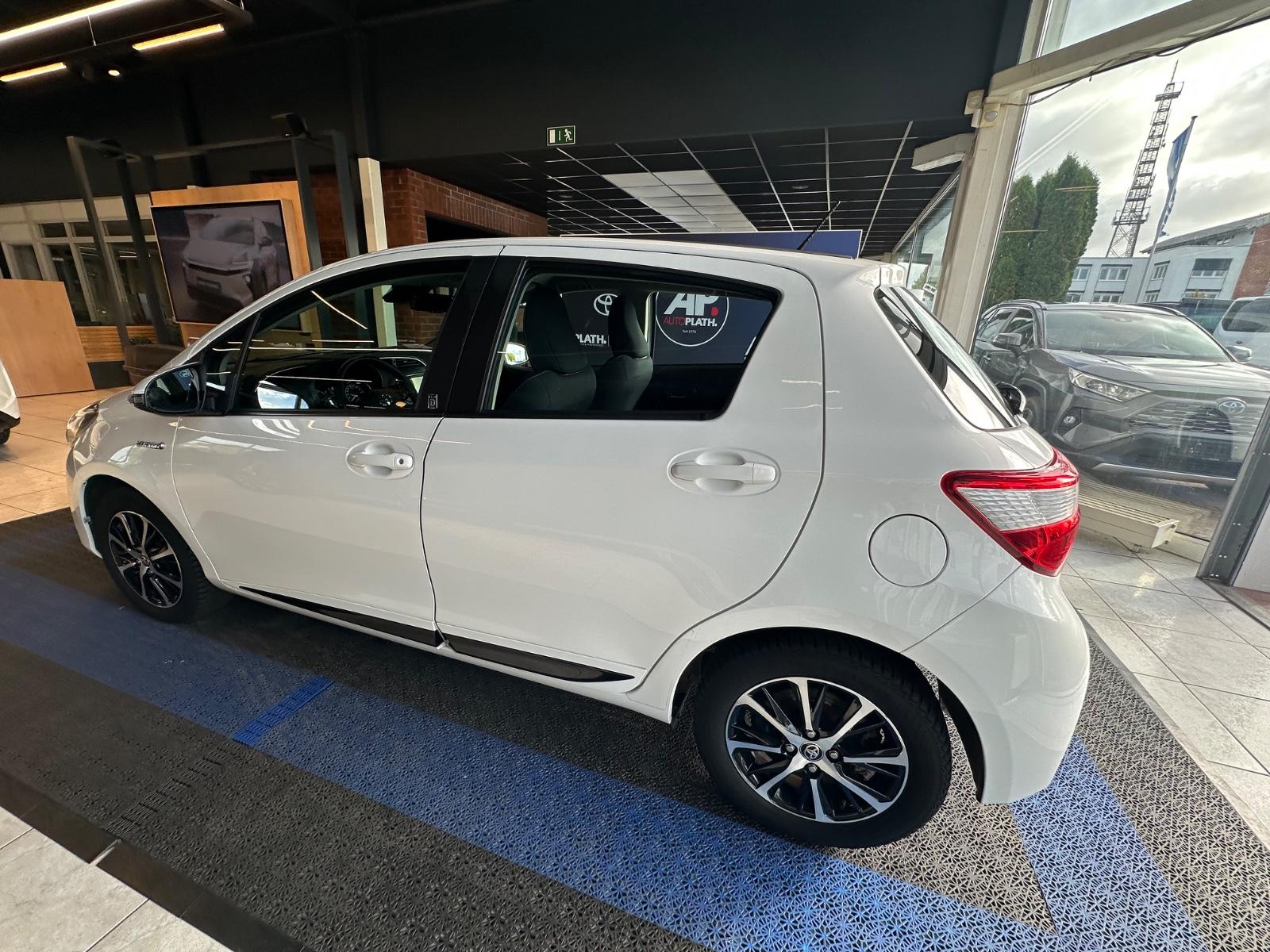 Toyota Yaris Hybrid Team D