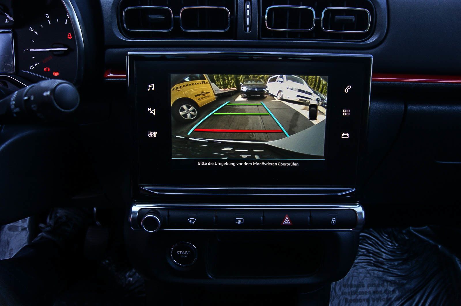Fahrzeugabbildung Citroën C3 Shine 1.2 VTi PANORAMA KAMERA DASHCAM KEYLESS