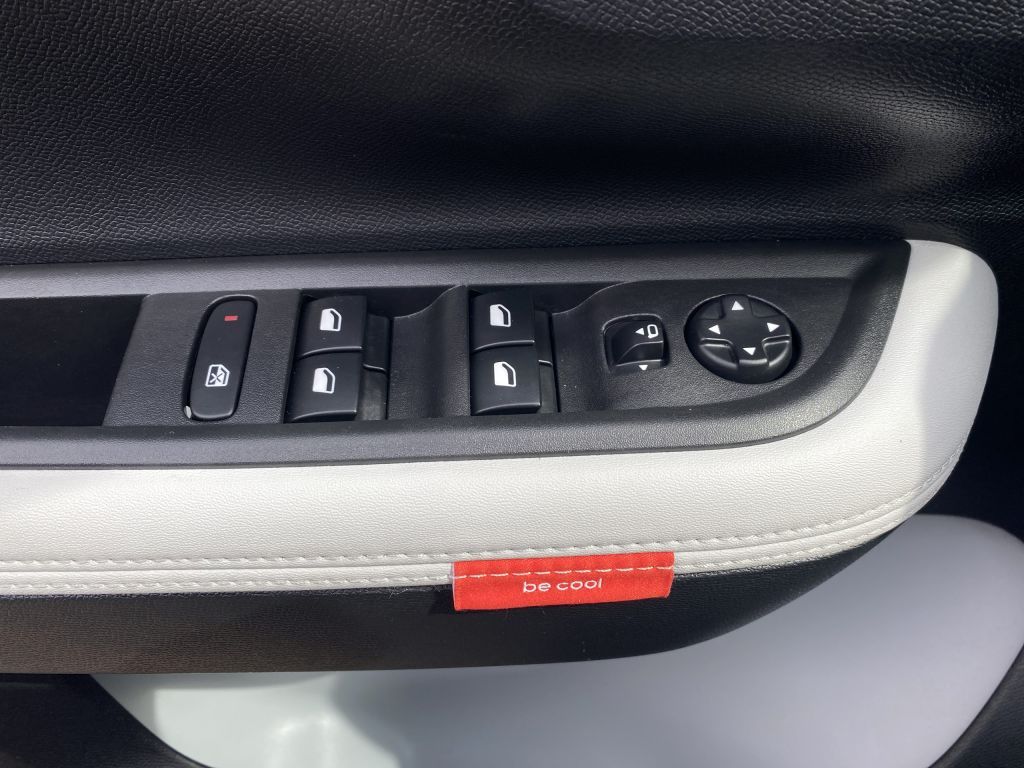 Fahrzeugabbildung Citroën e-C3 Aircross 113 Standard-Range MAX *LED*Nav*Ca