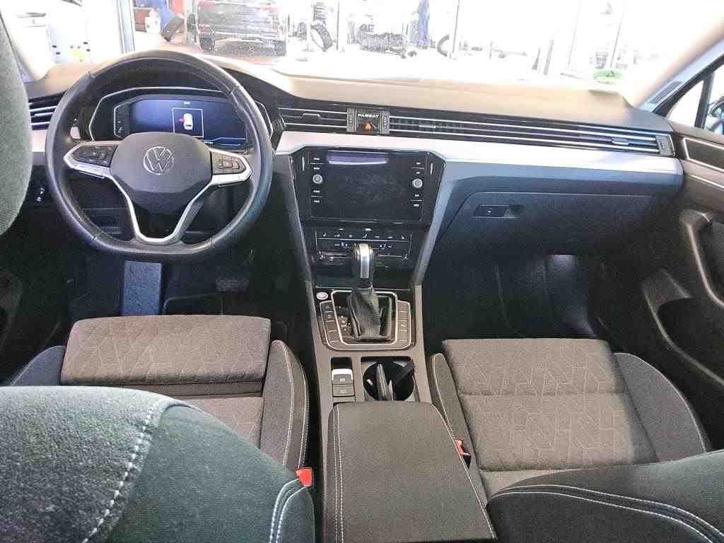 Fahrzeugabbildung Volkswagen Passat Variant TDI Business DSG Matrix AHK Navi