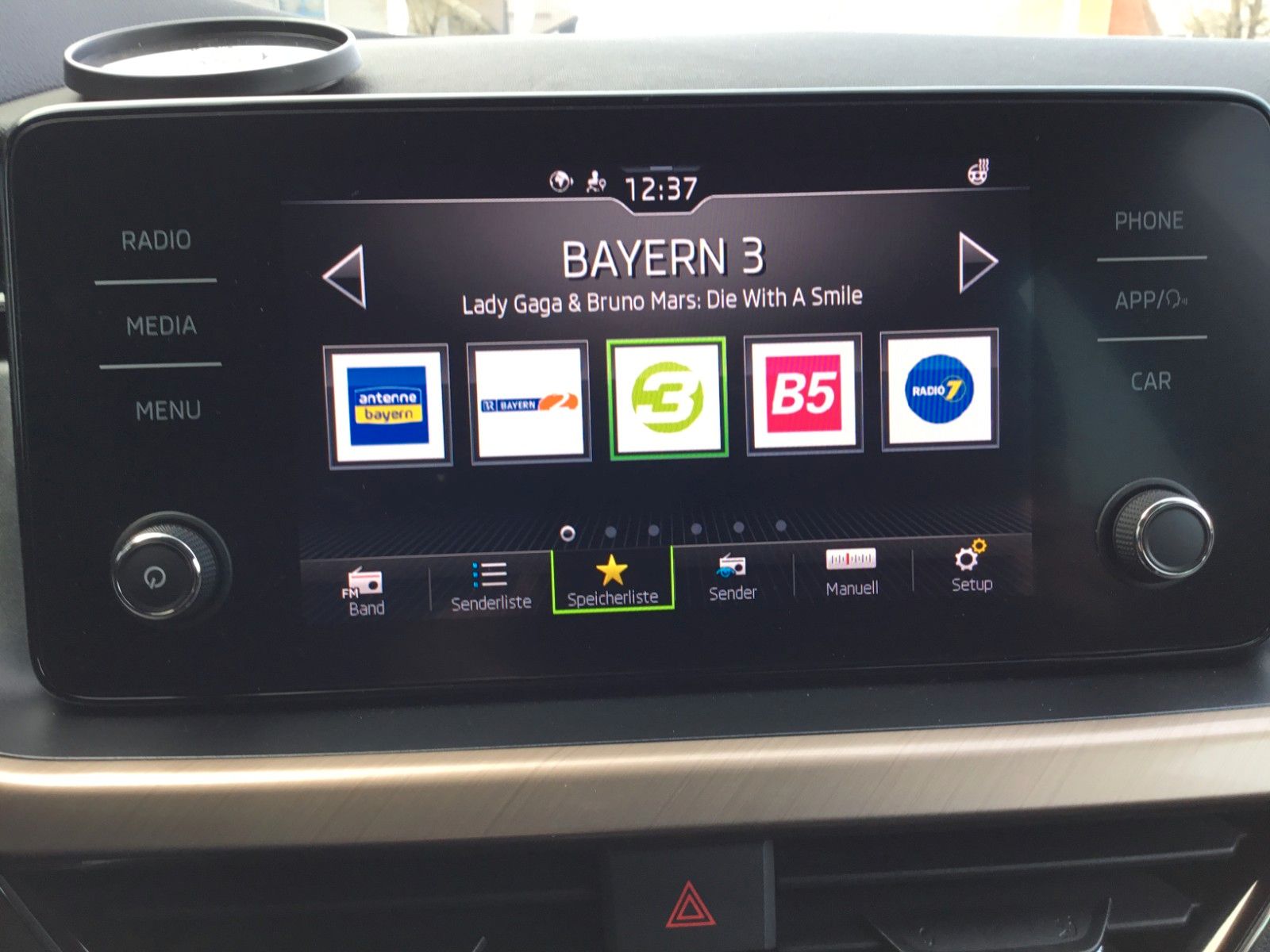 Fahrzeugabbildung SKODA Kamiq 1.0 TSI DSG Style+AHK+LED+el.Heckklappe