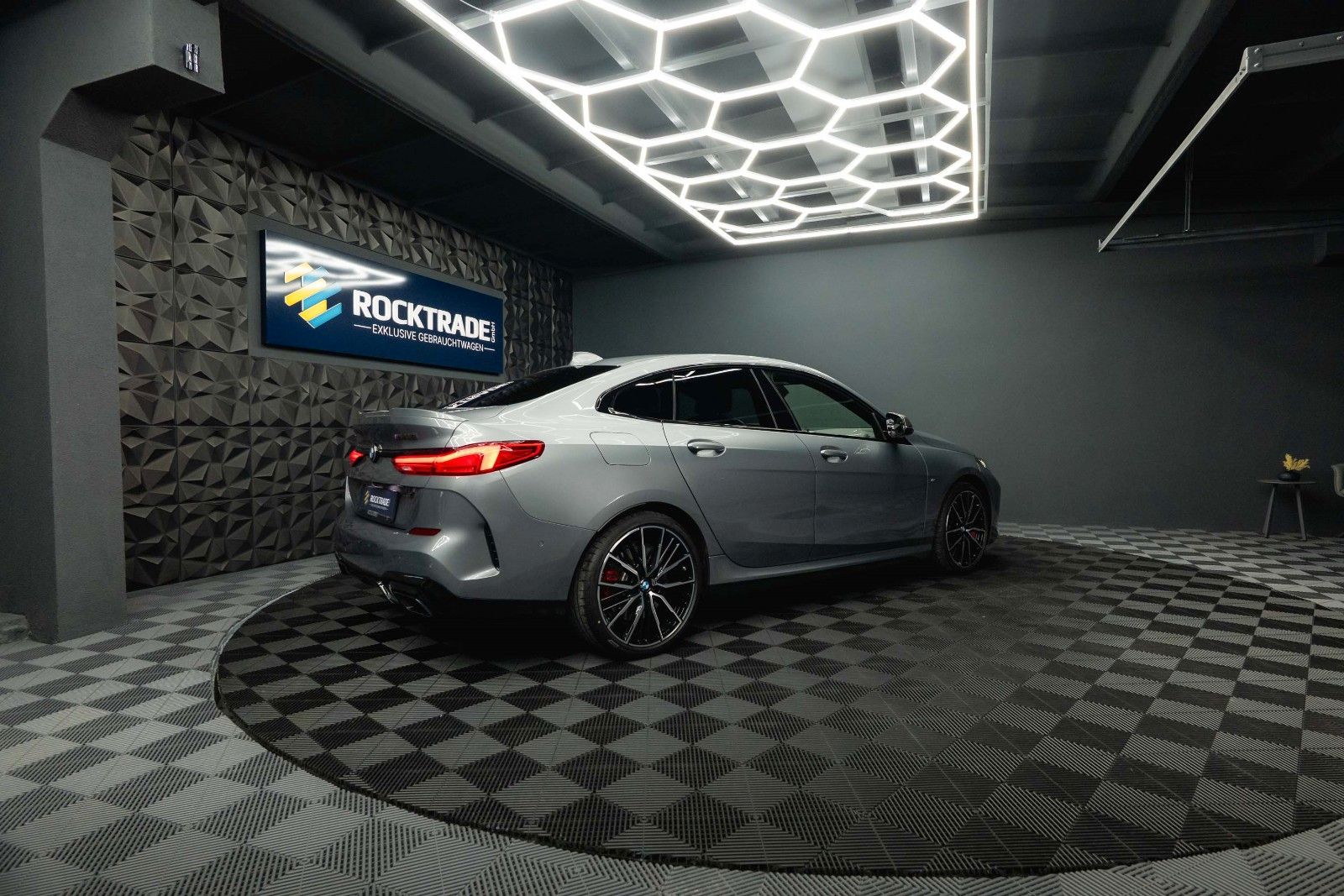 Fahrzeugabbildung BMW M235i xDrive M-Sport Pro Performance Shadow LED