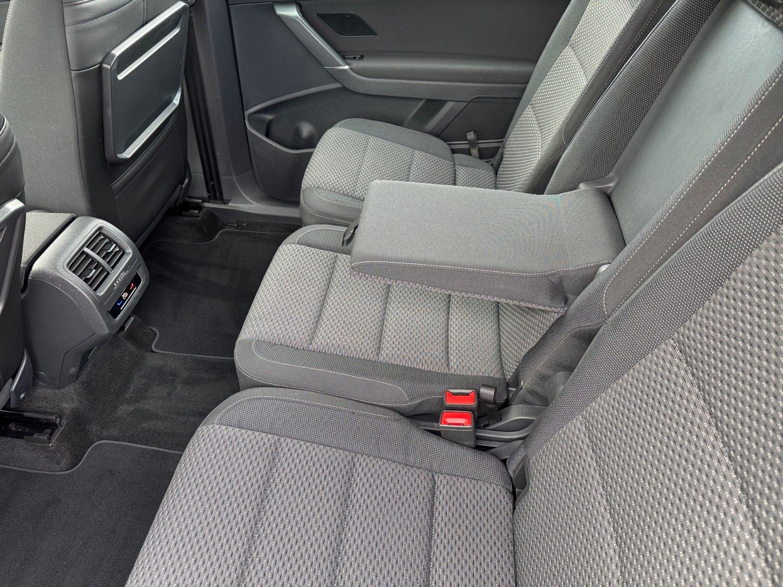 Fahrzeugabbildung Volkswagen Touran Comfortline 1.5 TSI