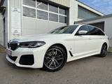 BMW 520dA xDrive Touring M Sport*Panorama*AHK*aGSR* - BMW 520 in Augsburg