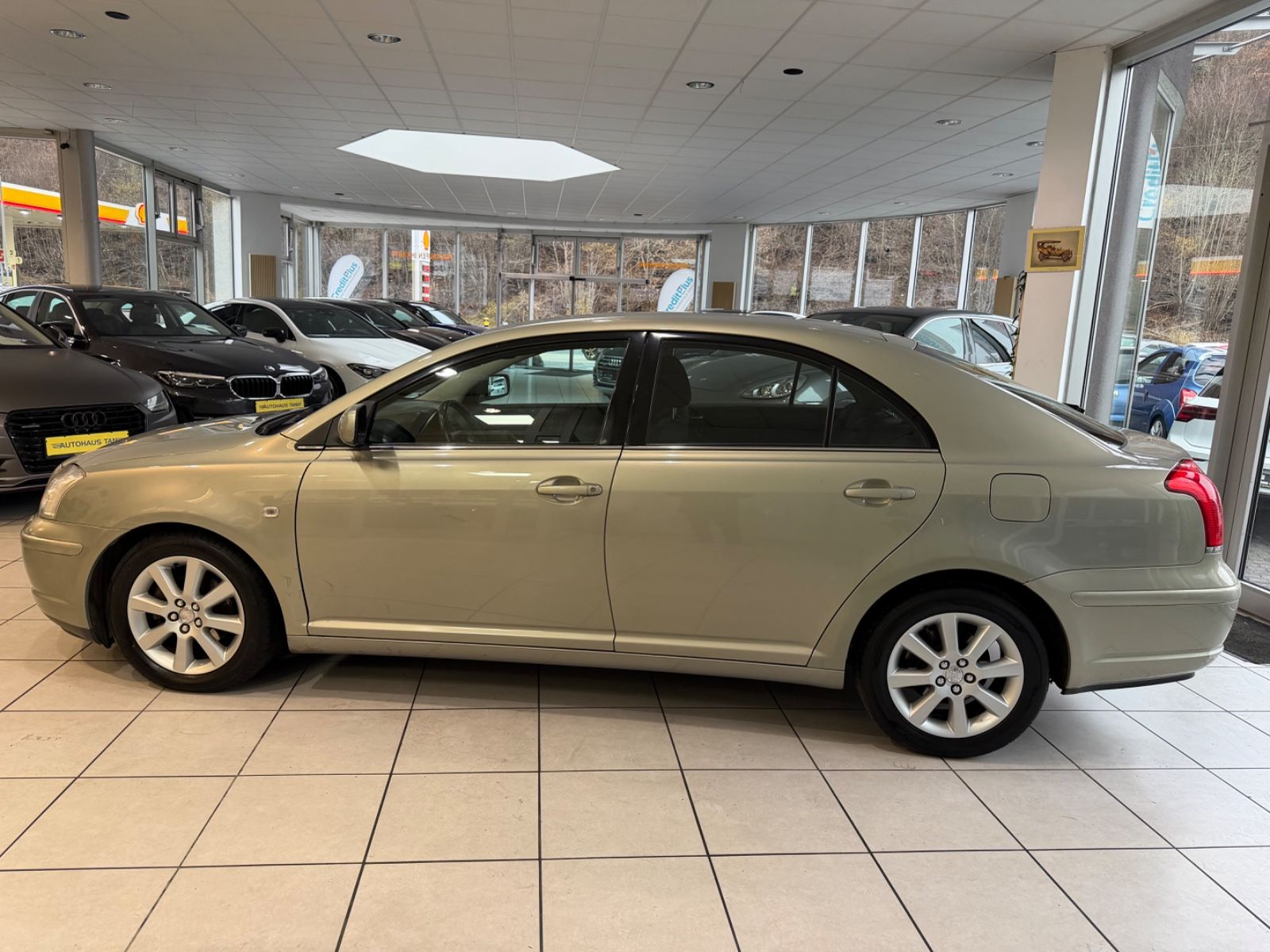 Fahrzeugabbildung Toyota Avensis 1.8 Executive Liftback