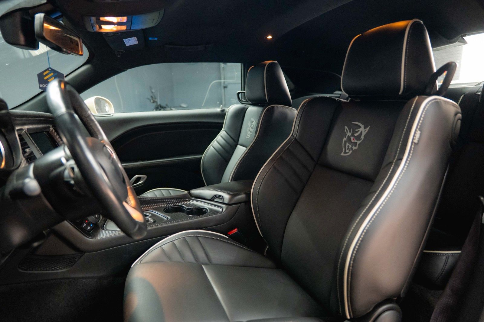 Fahrzeugabbildung Dodge Challenger 6.4 V8 SRT 392 R/T SCAT PACK WIDEBODY