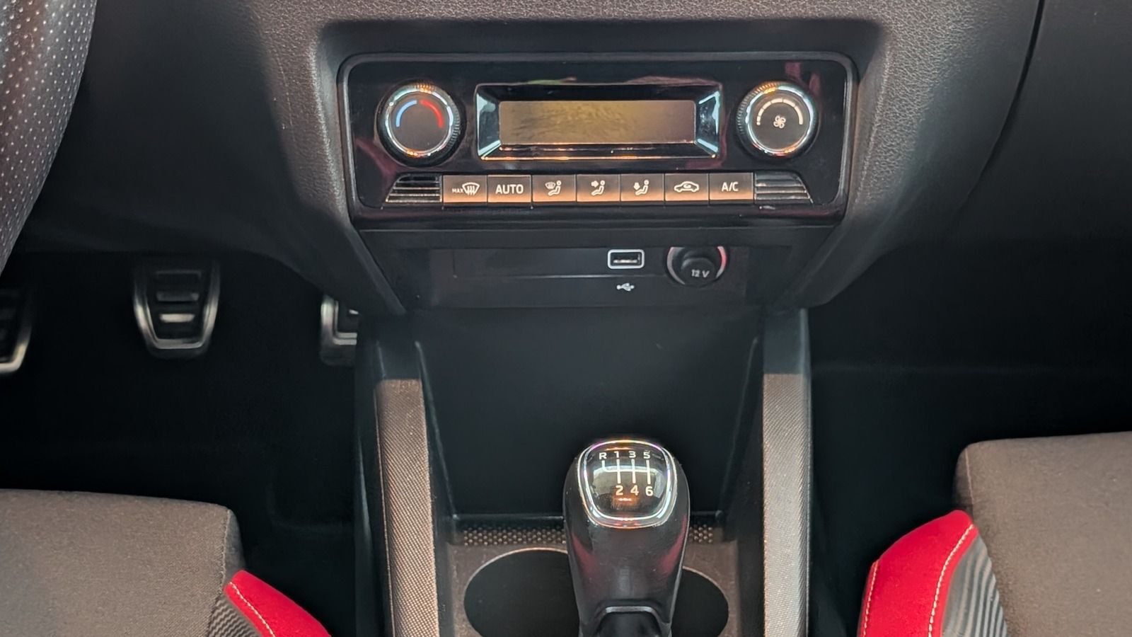Fahrzeugabbildung SKODA Fabia Combi 1.0 TSI * LED * SHZ Monte Carlo